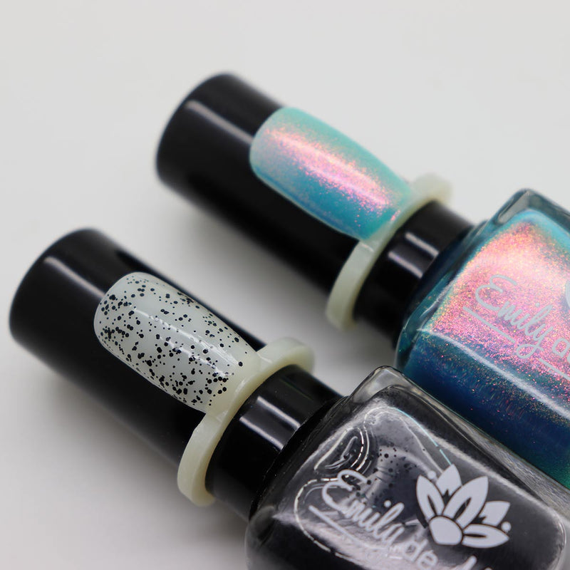 Clip on swatch displays for nail polish image 0