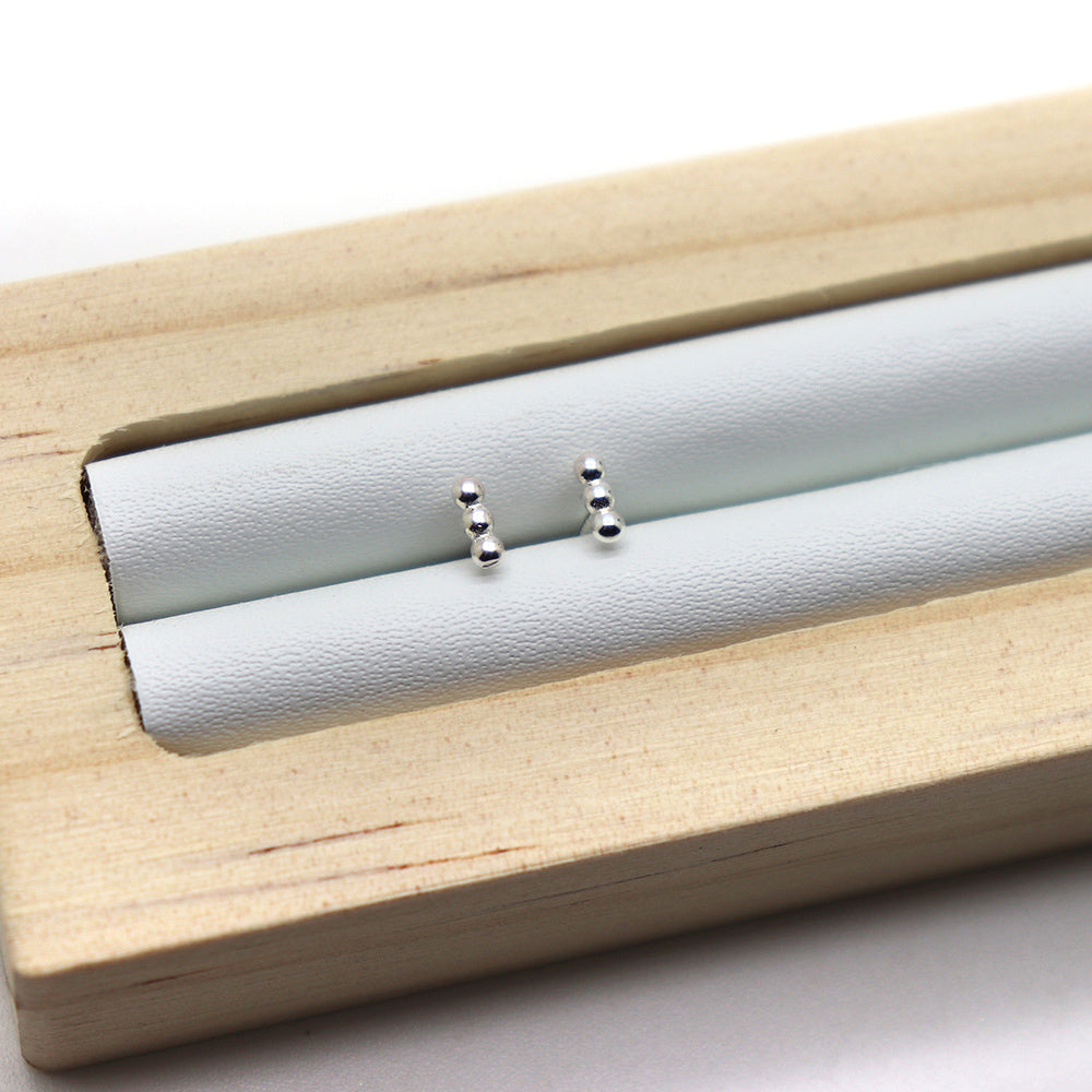 Dotted stud earrings in 925 Sterling Silver image 1