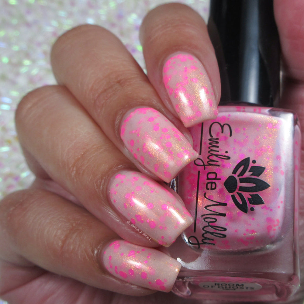 Room Of Ghosts image 0