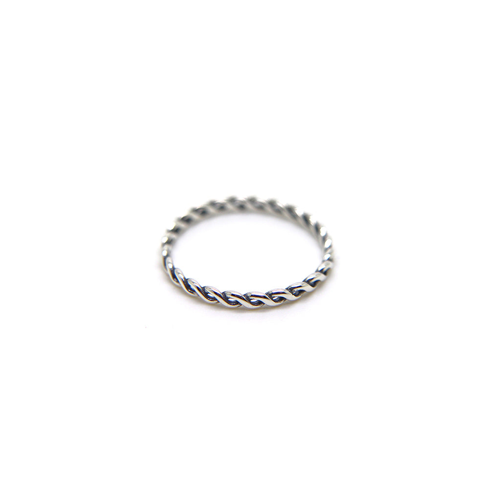 Delicate plaited ring in 925 Sterling Silver