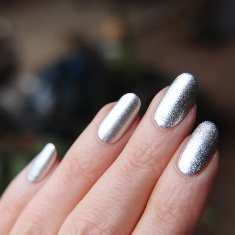 Silver Chrome Nail Polish image 3
