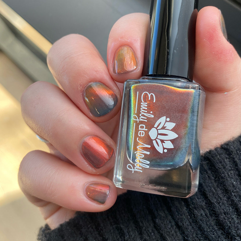 Dark Static image 32