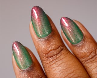 Green thermal nail polish
