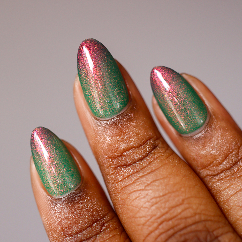 Green thermal nail polish by Emily de Molly